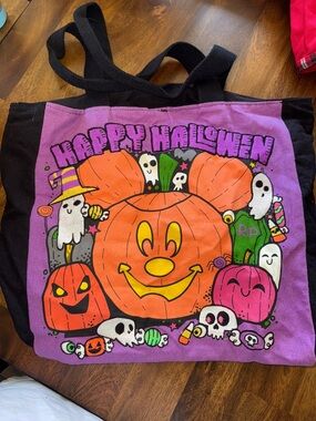 Disney parks zip Halloween tote